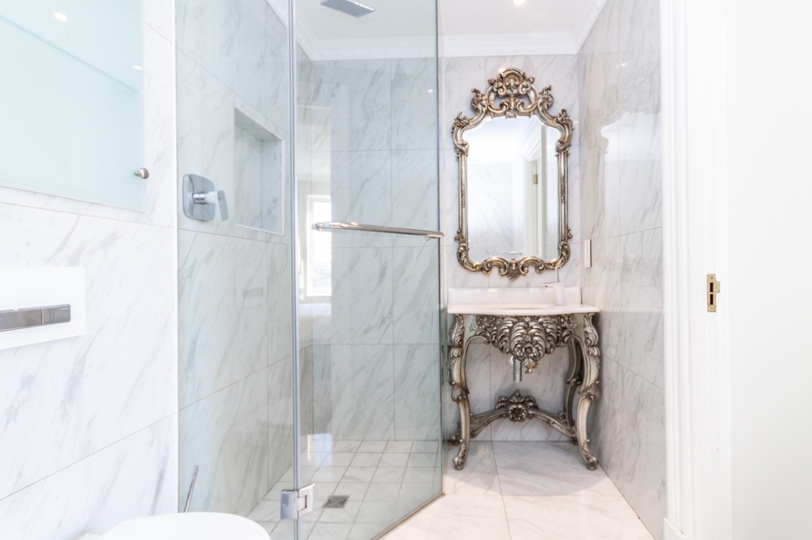 2 Bedroom Property for Sale in Sea Point Western Cape